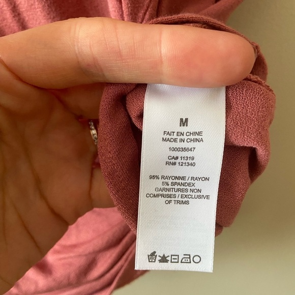 ⭐️2 FOR $20⭐️ Dynamite Mauve Pink Tie Side Top. Size Medium EUC - Picture 5 of 7